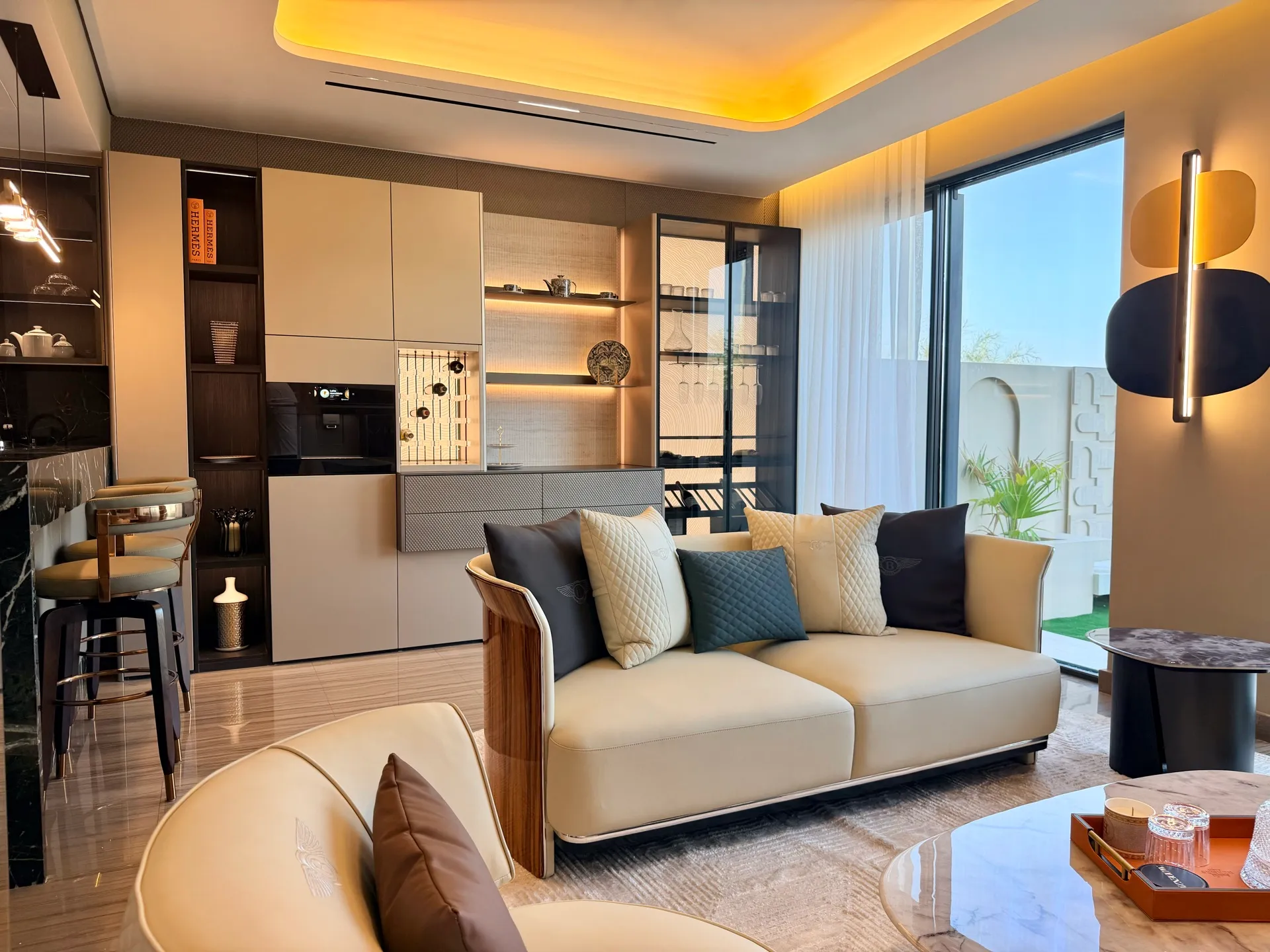 Dining unit showroom display